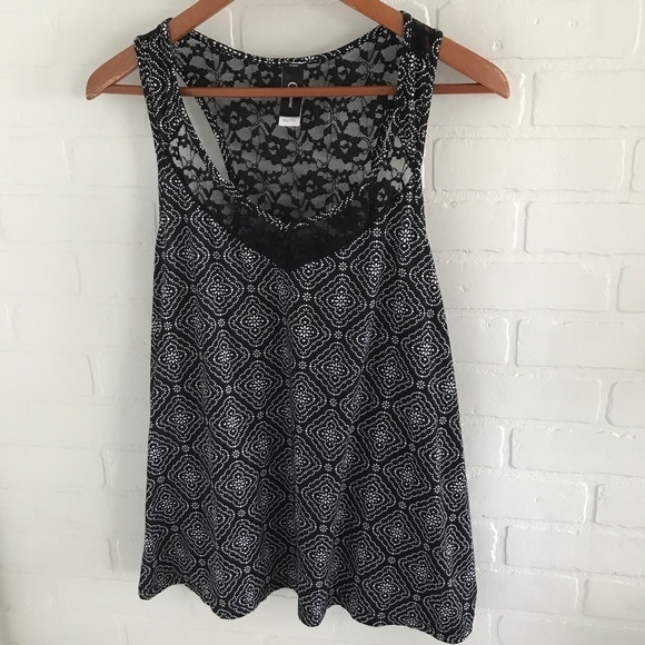 Charmour Women’s Tank top Grungy Lace Crochet Black Size 1X - Picture 2 of 6